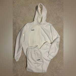 White Comfrt Cloud Hoodie and Sweatpants Set